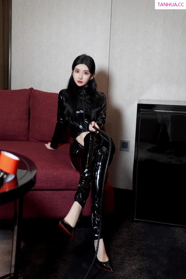 周于希dummy  [XiuRen]高清写真图 2023.12.22 No.7856 周于希Sally 圣诞惊喜第22张图片